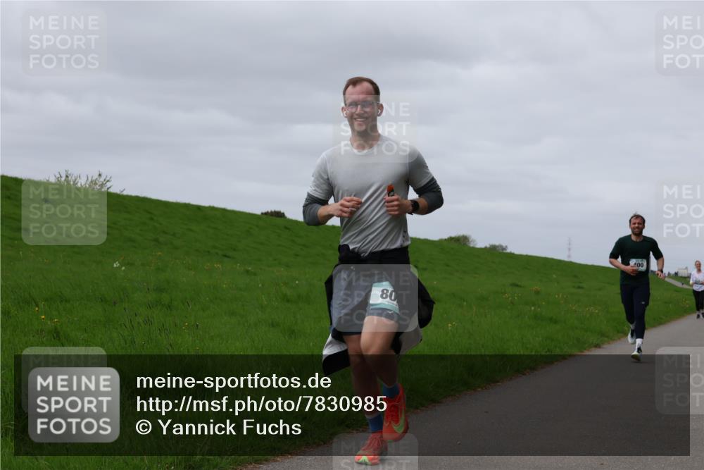 04.05.2025 - 8. Wedeler Halbmarathon Yannick Fuchs http://msf.ph/oto/7830985 04.05.2025 11:39:31 Laufen 80, 400 meine-sportfotos.de