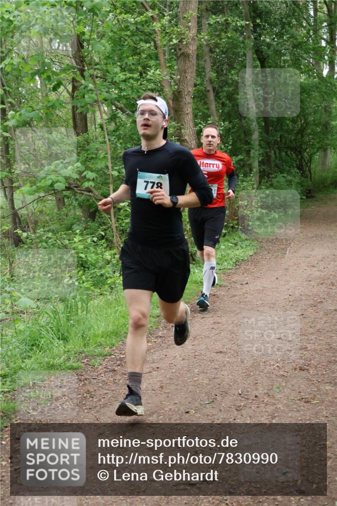 04.05.2025 - 8. Wedeler Halbmarathon Lena Gebhardt http://msf.ph/oto/7830990 04.05.2025 11:16:50 Laufen 778 meine-sportfotos.de