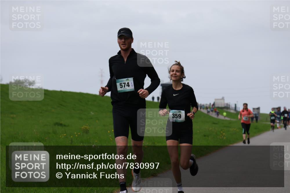 04.05.2025 - 8. Wedeler Halbmarathon Yannick Fuchs http://msf.ph/oto/7830997 04.05.2025 11:19:49 Laufen 574, 359 meine-sportfotos.de