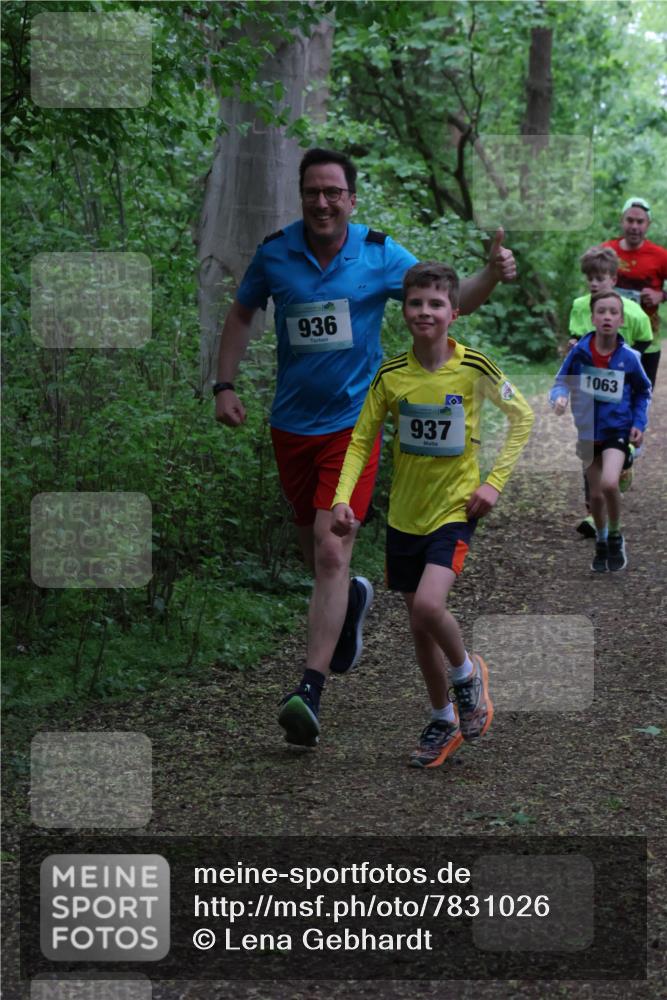 04.05.2025 - 8. Wedeler Halbmarathon Lena Gebhardt http://msf.ph/oto/7831026 04.05.2025 11:17:07 Laufen 936, 937, 1063 meine-sportfotos.de