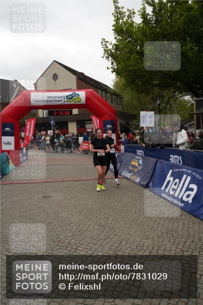 04.05.2025 - 8. Wedeler Halbmarathon Felixshl http://msf.ph/oto/7831029 04.05.2025 12:10:56 Ziel 807, 1112, 1115 meine-sportfotos.de