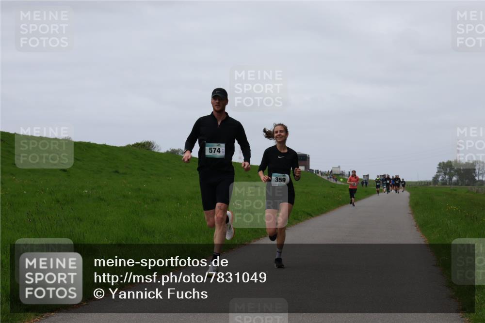 04.05.2025 - 8. Wedeler Halbmarathon Yannick Fuchs http://msf.ph/oto/7831049 04.05.2025 11:19:50 Laufen 574, 359 meine-sportfotos.de