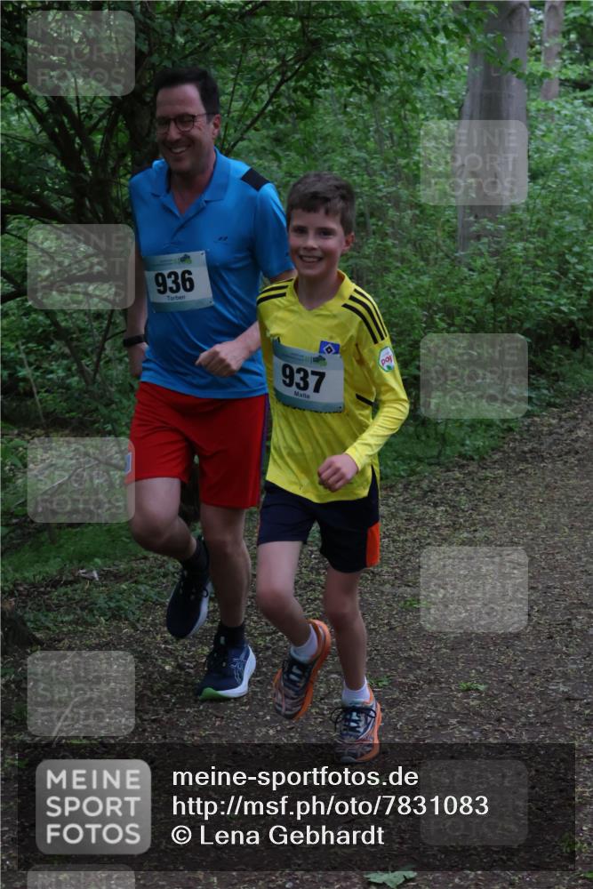 04.05.2025 - 8. Wedeler Halbmarathon Lena Gebhardt http://msf.ph/oto/7831083 04.05.2025 11:17:08 Laufen 936, 1, 937 meine-sportfotos.de
