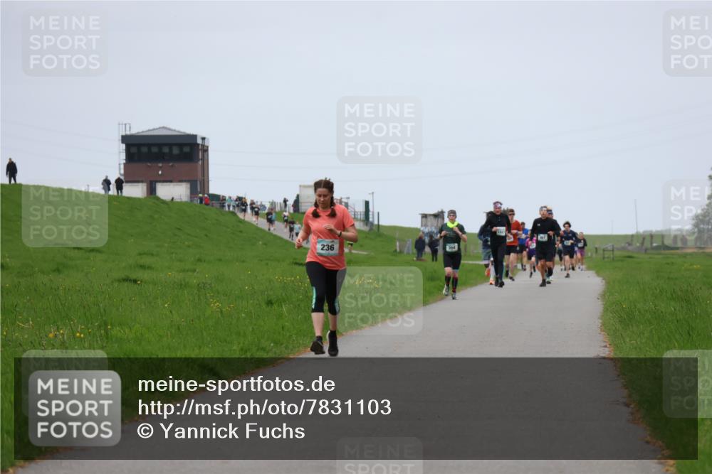04.05.2025 - 8. Wedeler Halbmarathon Yannick Fuchs http://msf.ph/oto/7831103 04.05.2025 11:19:53 Laufen 236, 354 meine-sportfotos.de
