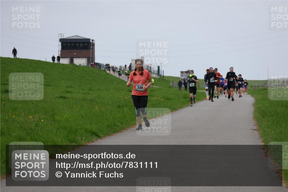 04.05.2025 - 8. Wedeler Halbmarathon Yannick Fuchs http://msf.ph/oto/7831111 04.05.2025 11:19:53 Laufen 236, 354 meine-sportfotos.de