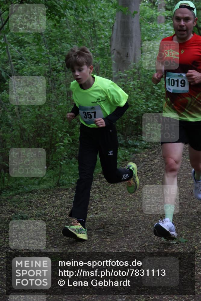 04.05.2025 - 8. Wedeler Halbmarathon Lena Gebhardt http://msf.ph/oto/7831113 04.05.2025 11:17:10 Laufen 357, 1019, 865 meine-sportfotos.de