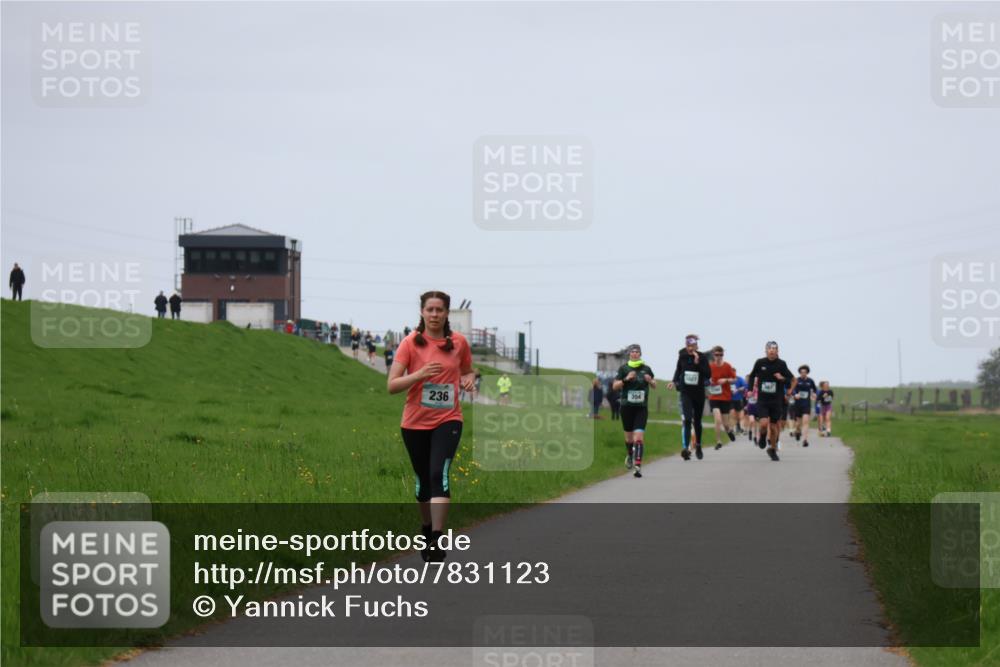 04.05.2025 - 8. Wedeler Halbmarathon Yannick Fuchs http://msf.ph/oto/7831123 04.05.2025 11:19:54 Laufen 236 meine-sportfotos.de
