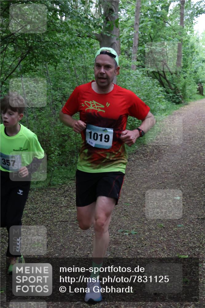 04.05.2025 - 8. Wedeler Halbmarathon Lena Gebhardt http://msf.ph/oto/7831125 04.05.2025 11:17:10 Laufen 357, 1019, 65 meine-sportfotos.de