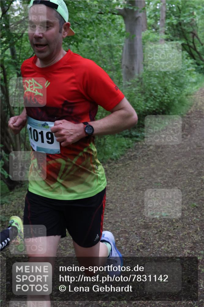 04.05.2025 - 8. Wedeler Halbmarathon Lena Gebhardt http://msf.ph/oto/7831142 04.05.2025 11:17:10 Laufen 1019 meine-sportfotos.de