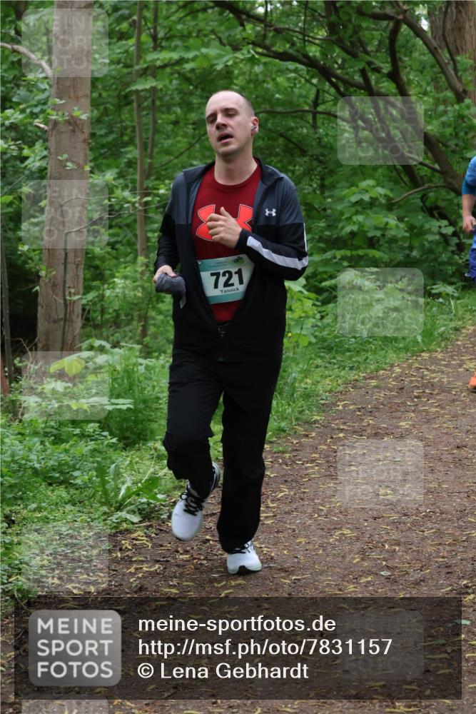 04.05.2025 - 8. Wedeler Halbmarathon Lena Gebhardt http://msf.ph/oto/7831157 04.05.2025 11:17:20 Laufen 721 meine-sportfotos.de