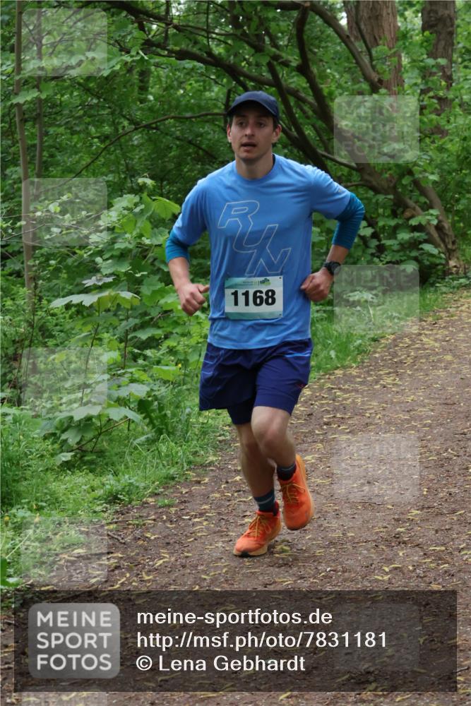 04.05.2025 - 8. Wedeler Halbmarathon Lena Gebhardt http://msf.ph/oto/7831181 04.05.2025 11:17:21 Laufen 1168 meine-sportfotos.de