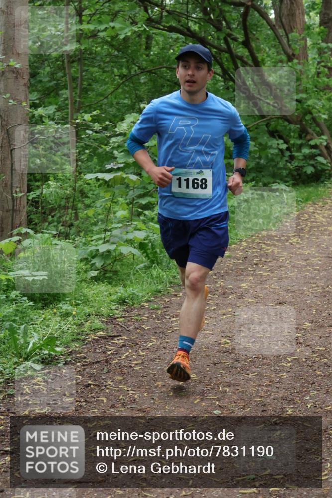 04.05.2025 - 8. Wedeler Halbmarathon Lena Gebhardt http://msf.ph/oto/7831190 04.05.2025 11:17:22 Laufen 1168 meine-sportfotos.de