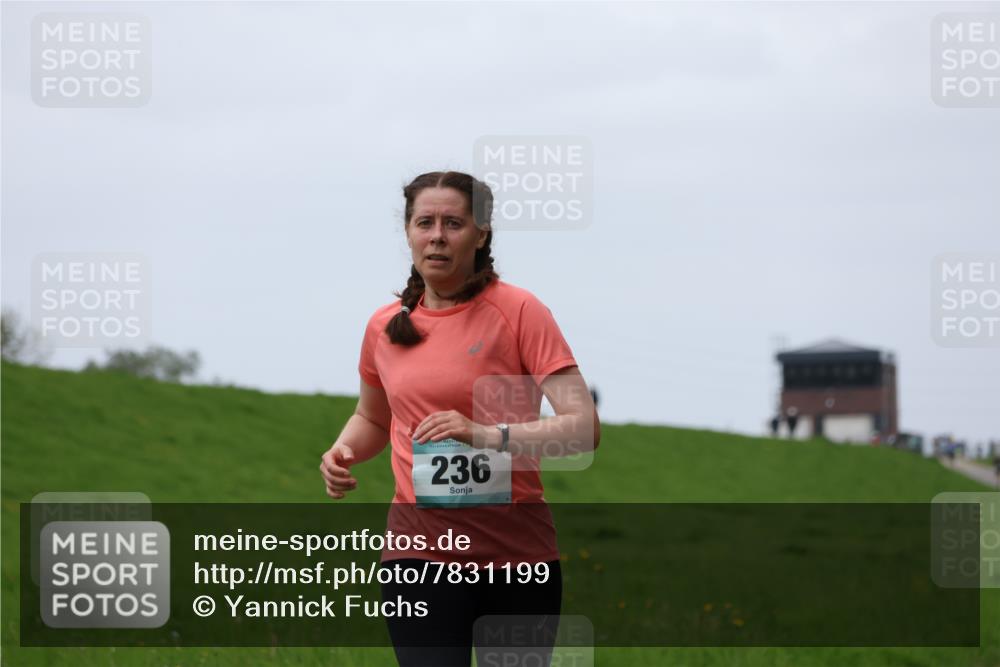 04.05.2025 - 8. Wedeler Halbmarathon Yannick Fuchs http://msf.ph/oto/7831199 04.05.2025 11:20:01 Laufen 236 meine-sportfotos.de