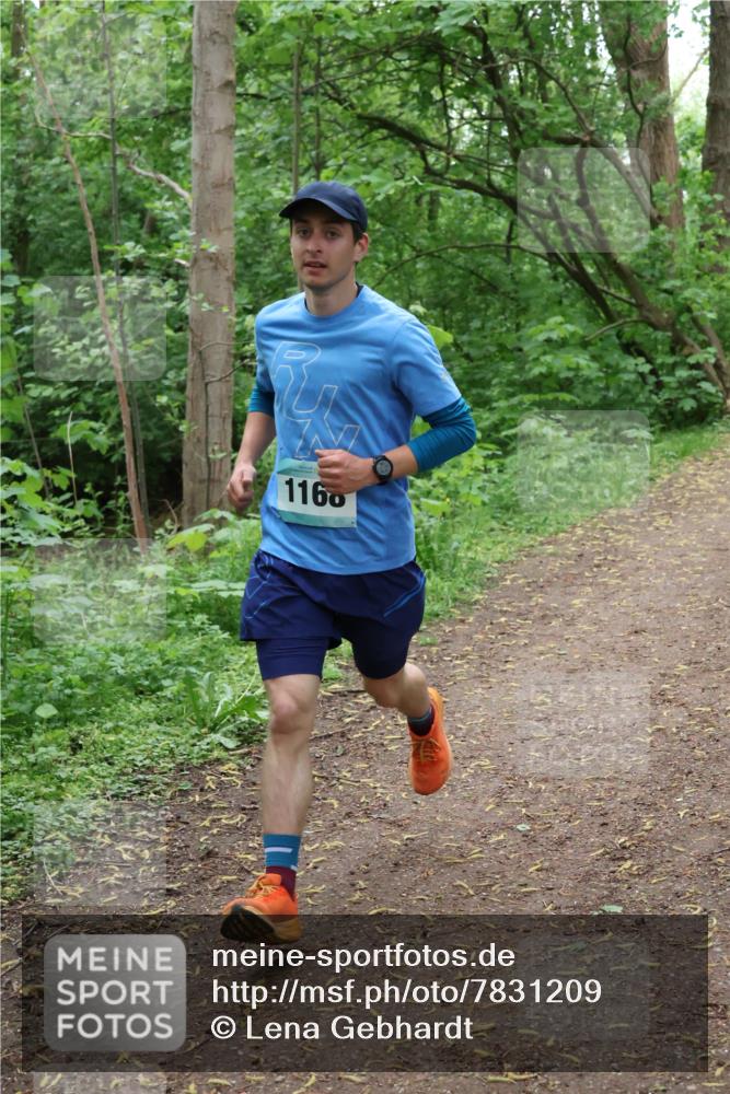 04.05.2025 - 8. Wedeler Halbmarathon Lena Gebhardt http://msf.ph/oto/7831209 04.05.2025 11:17:22 Laufen 1160 meine-sportfotos.de