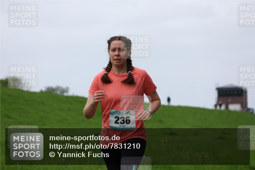 04.05.2025 - 8. Wedeler Halbmarathon Yannick Fuchs http://msf.ph/oto/7831210 04.05.2025 11:20:02 Laufen 856, 236 meine-sportfotos.de