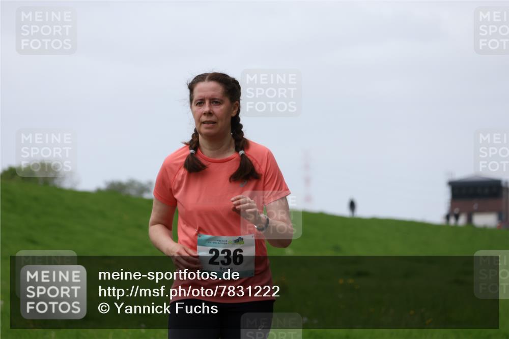 04.05.2025 - 8. Wedeler Halbmarathon Yannick Fuchs http://msf.ph/oto/7831222 04.05.2025 11:20:02 Laufen 5, 236 meine-sportfotos.de