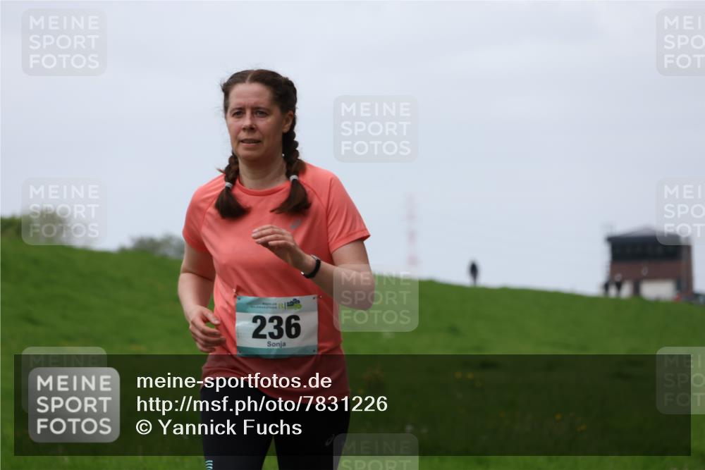 04.05.2025 - 8. Wedeler Halbmarathon Yannick Fuchs http://msf.ph/oto/7831226 04.05.2025 11:20:02 Laufen 236 meine-sportfotos.de