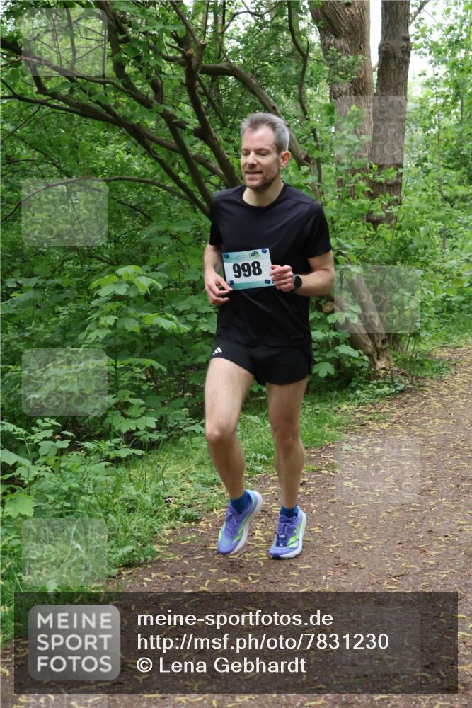 04.05.2025 - 8. Wedeler Halbmarathon Lena Gebhardt http://msf.ph/oto/7831230 04.05.2025 11:17:28 Laufen 998 meine-sportfotos.de