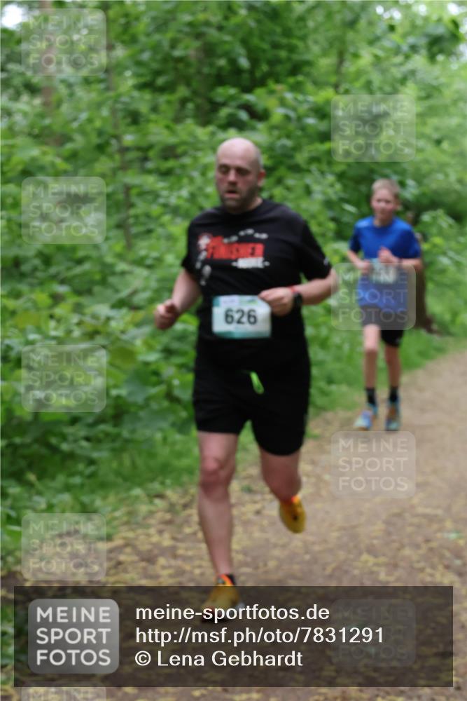 04.05.2025 - 8. Wedeler Halbmarathon Lena Gebhardt http://msf.ph/oto/7831291 04.05.2025 11:17:31 Laufen 626 meine-sportfotos.de