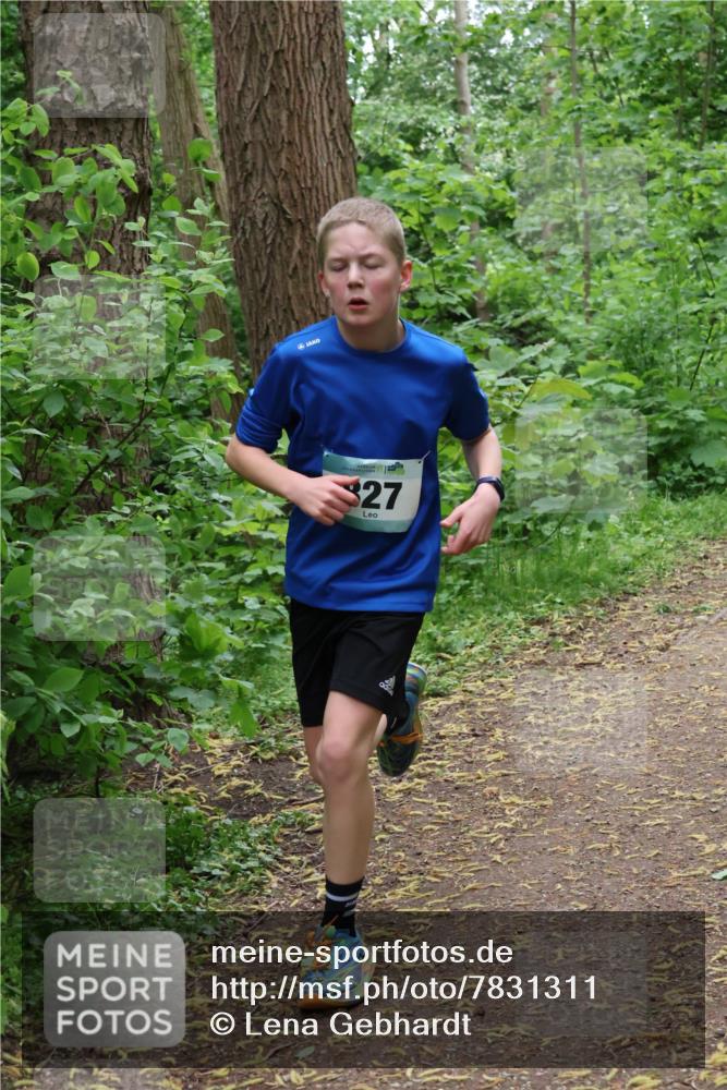 04.05.2025 - 8. Wedeler Halbmarathon Lena Gebhardt http://msf.ph/oto/7831311 04.05.2025 11:17:33 Laufen 27 meine-sportfotos.de