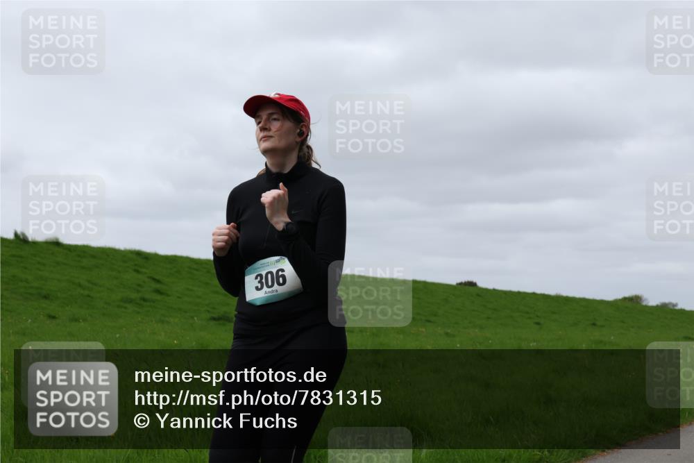 04.05.2025 - 8. Wedeler Halbmarathon Yannick Fuchs http://msf.ph/oto/7831315 04.05.2025 11:39:51 Laufen 306 meine-sportfotos.de