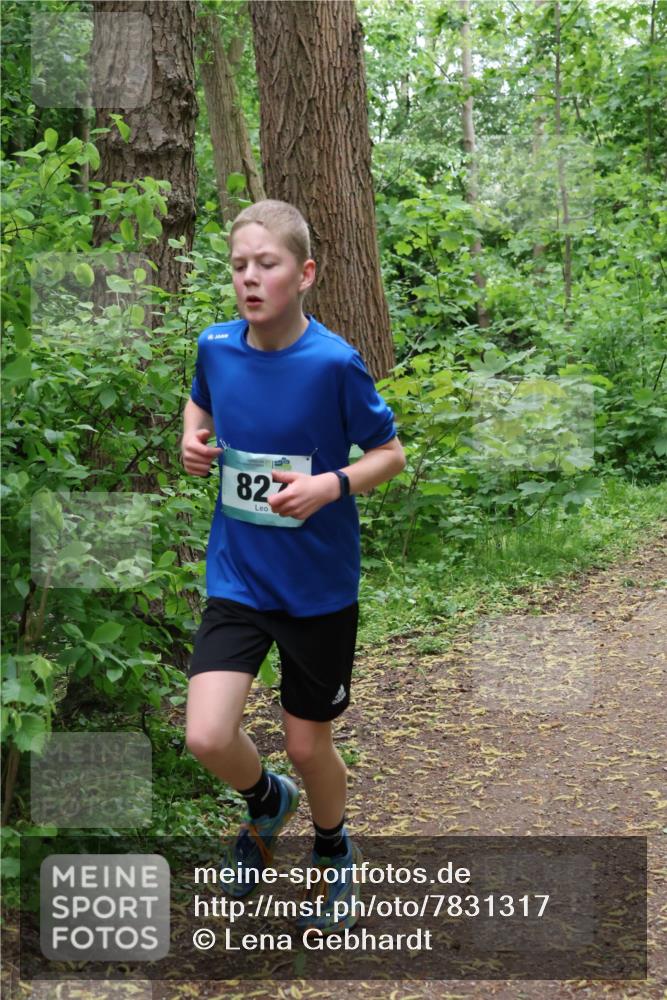 04.05.2025 - 8. Wedeler Halbmarathon Lena Gebhardt http://msf.ph/oto/7831317 04.05.2025 11:17:34 Laufen 827 meine-sportfotos.de