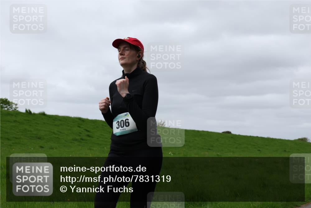 04.05.2025 - 8. Wedeler Halbmarathon Yannick Fuchs http://msf.ph/oto/7831319 04.05.2025 11:39:52 Laufen 306 meine-sportfotos.de