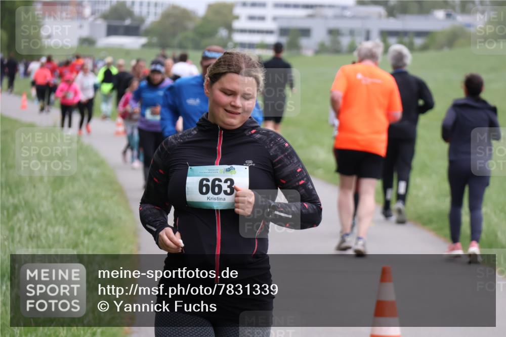 04.05.2025 - 8. Wedeler Halbmarathon Yannick Fuchs http://msf.ph/oto/7831339 04.05.2025 11:20:08 Laufen 663 meine-sportfotos.de