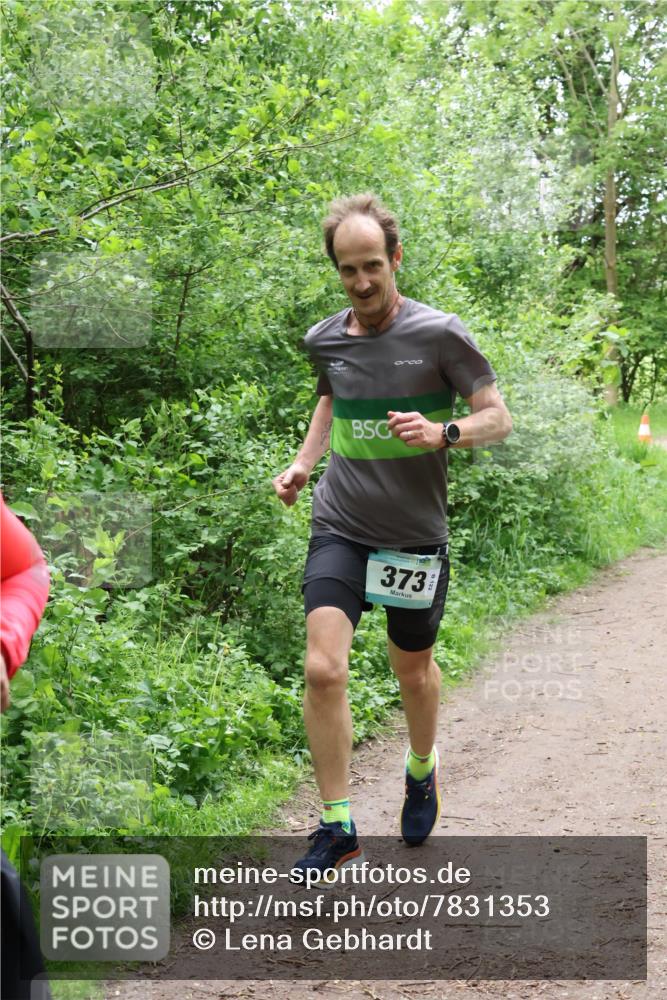 04.05.2025 - 8. Wedeler Halbmarathon Lena Gebhardt http://msf.ph/oto/7831353 04.05.2025 11:17:47 Laufen 373 meine-sportfotos.de