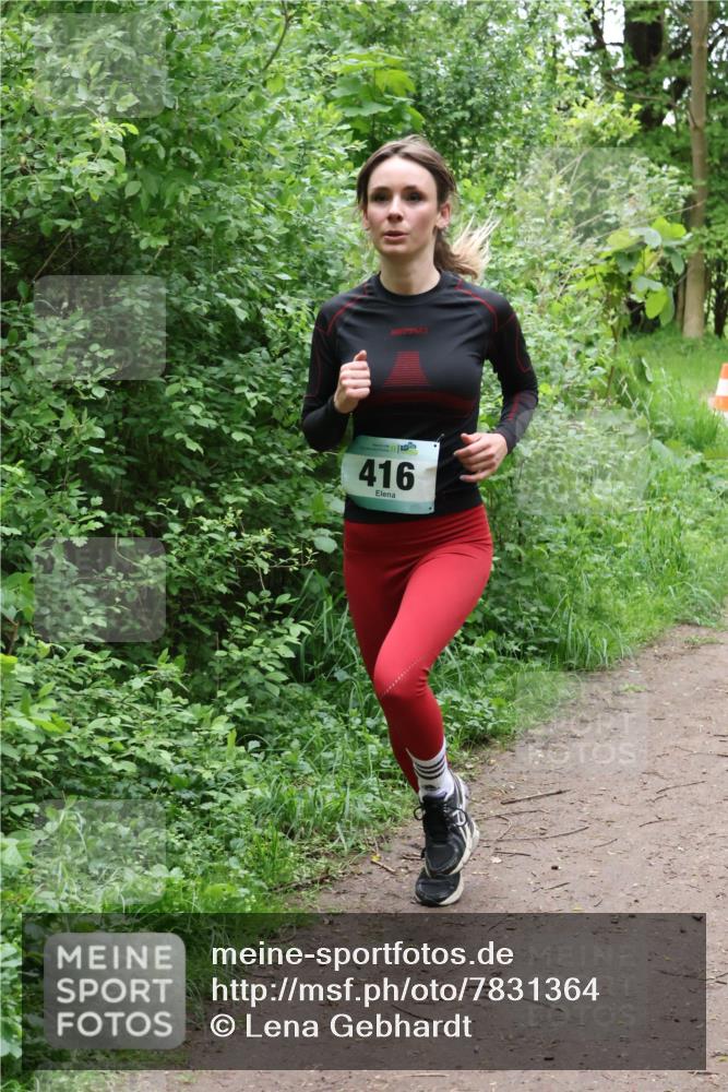 04.05.2025 - 8. Wedeler Halbmarathon Lena Gebhardt http://msf.ph/oto/7831364 04.05.2025 11:17:51 Laufen 416 meine-sportfotos.de