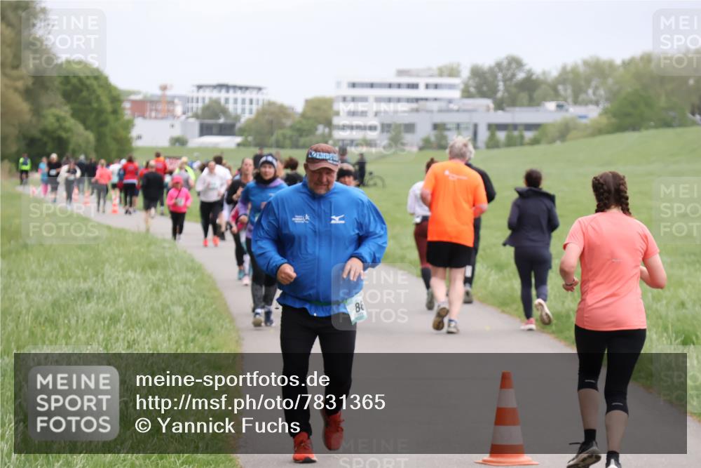 04.05.2025 - 8. Wedeler Halbmarathon Yannick Fuchs http://msf.ph/oto/7831365 04.05.2025 11:20:10 Laufen 86 meine-sportfotos.de
