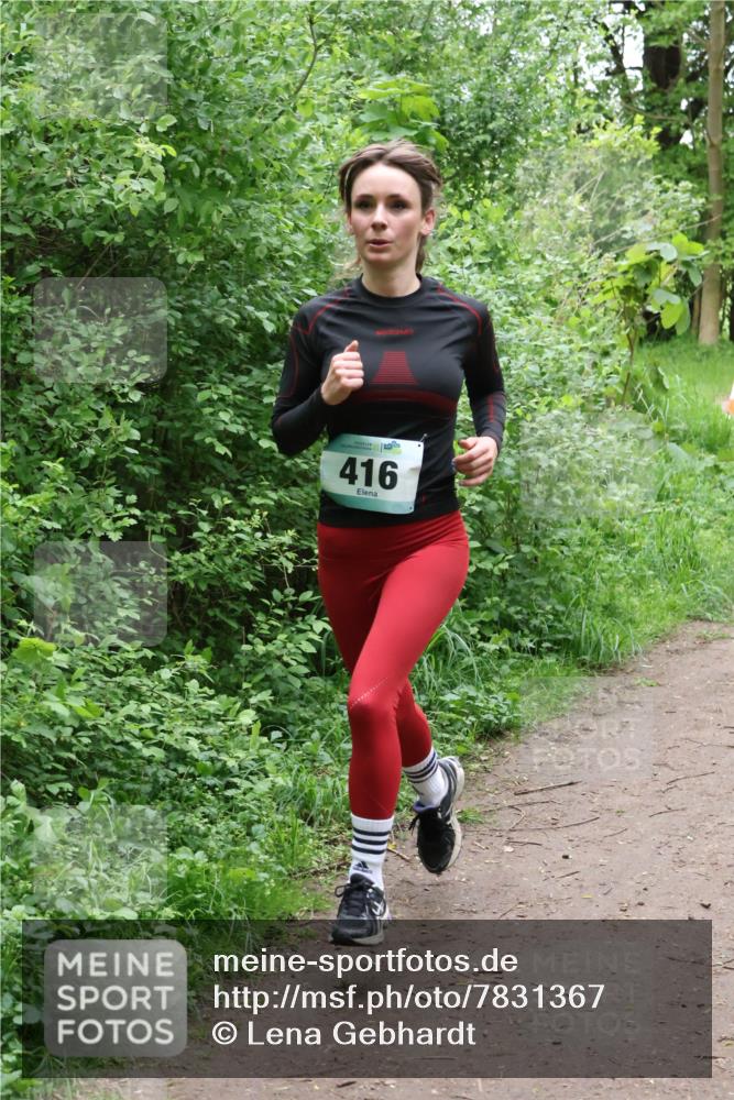 04.05.2025 - 8. Wedeler Halbmarathon Lena Gebhardt http://msf.ph/oto/7831367 04.05.2025 11:17:51 Laufen 416 meine-sportfotos.de
