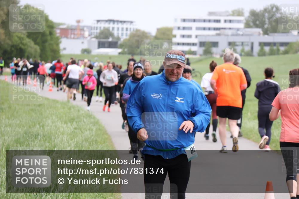 04.05.2025 - 8. Wedeler Halbmarathon Yannick Fuchs http://msf.ph/oto/7831374 04.05.2025 11:20:11 Laufen 8 meine-sportfotos.de