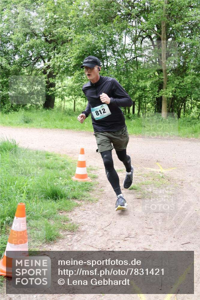 04.05.2025 - 8. Wedeler Halbmarathon Lena Gebhardt http://msf.ph/oto/7831421 04.05.2025 11:18:00 Laufen 812 meine-sportfotos.de