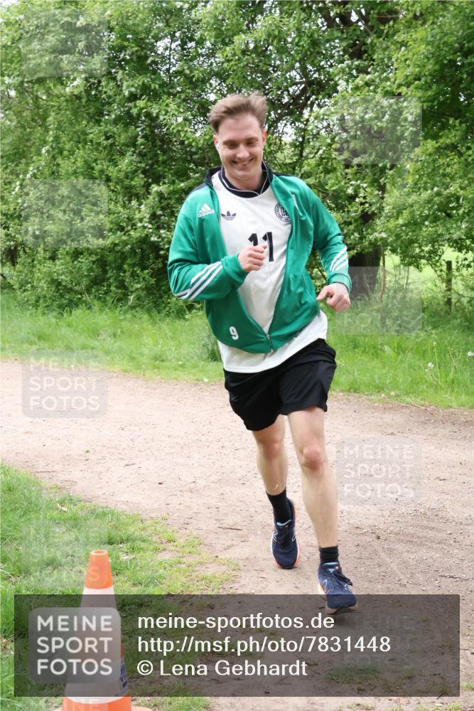 04.05.2025 - 8. Wedeler Halbmarathon Lena Gebhardt http://msf.ph/oto/7831448 04.05.2025 11:18:03 Laufen  meine-sportfotos.de
