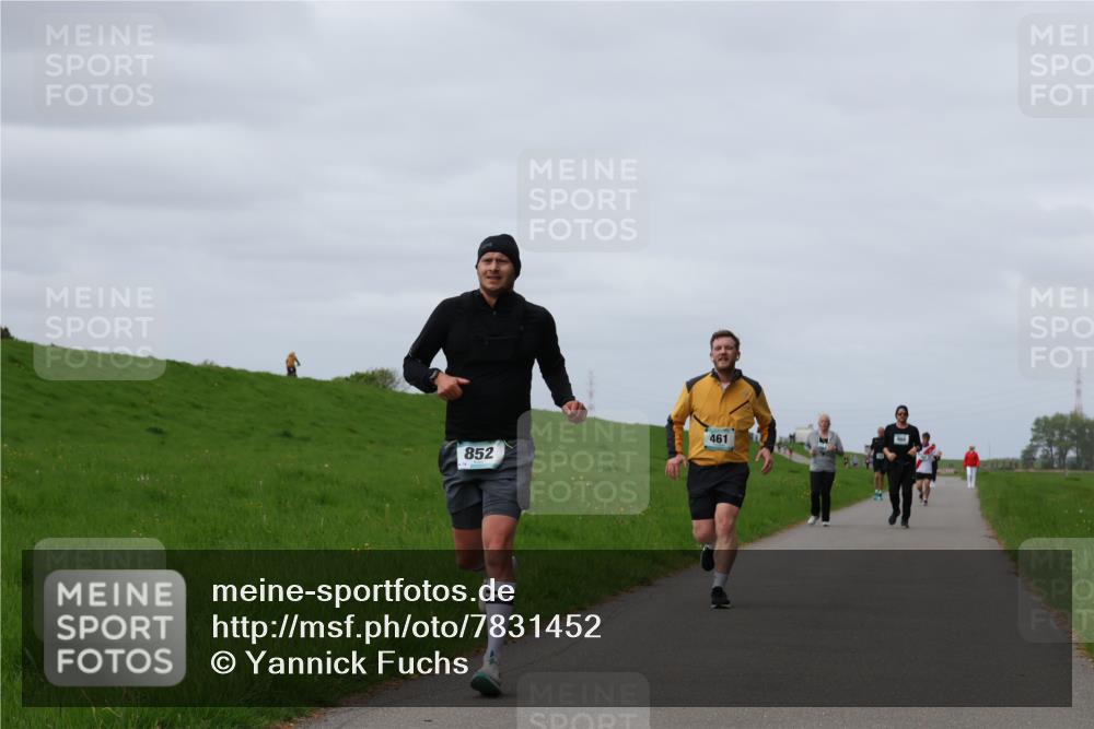 04.05.2025 - 8. Wedeler Halbmarathon Yannick Fuchs http://msf.ph/oto/7831452 04.05.2025 11:40:28 Laufen 461, 852 meine-sportfotos.de