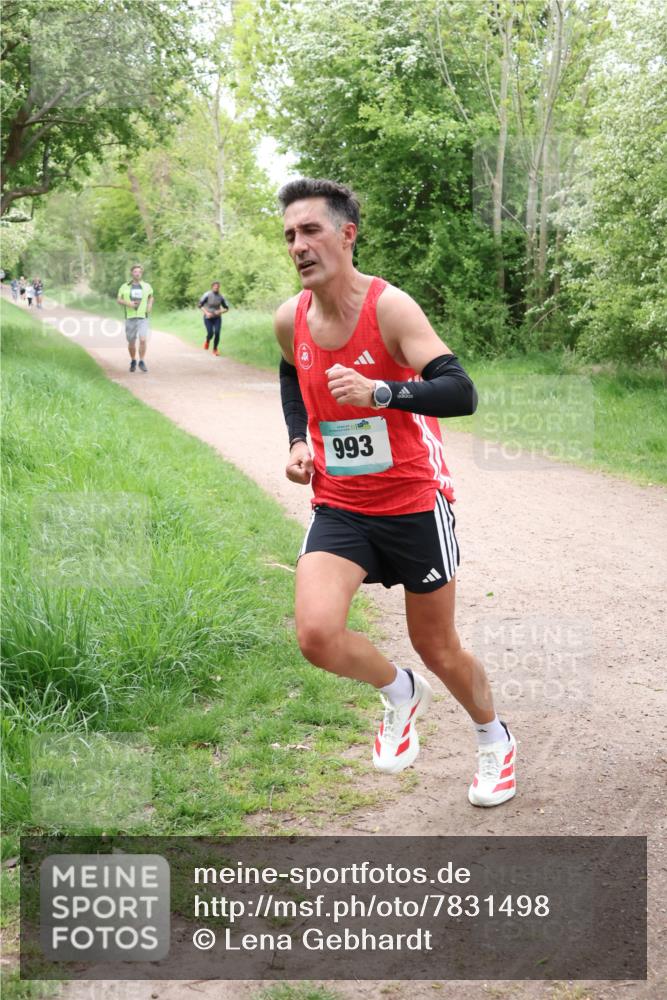 04.05.2025 - 8. Wedeler Halbmarathon Lena Gebhardt http://msf.ph/oto/7831498 04.05.2025 11:18:06 Laufen 993 meine-sportfotos.de