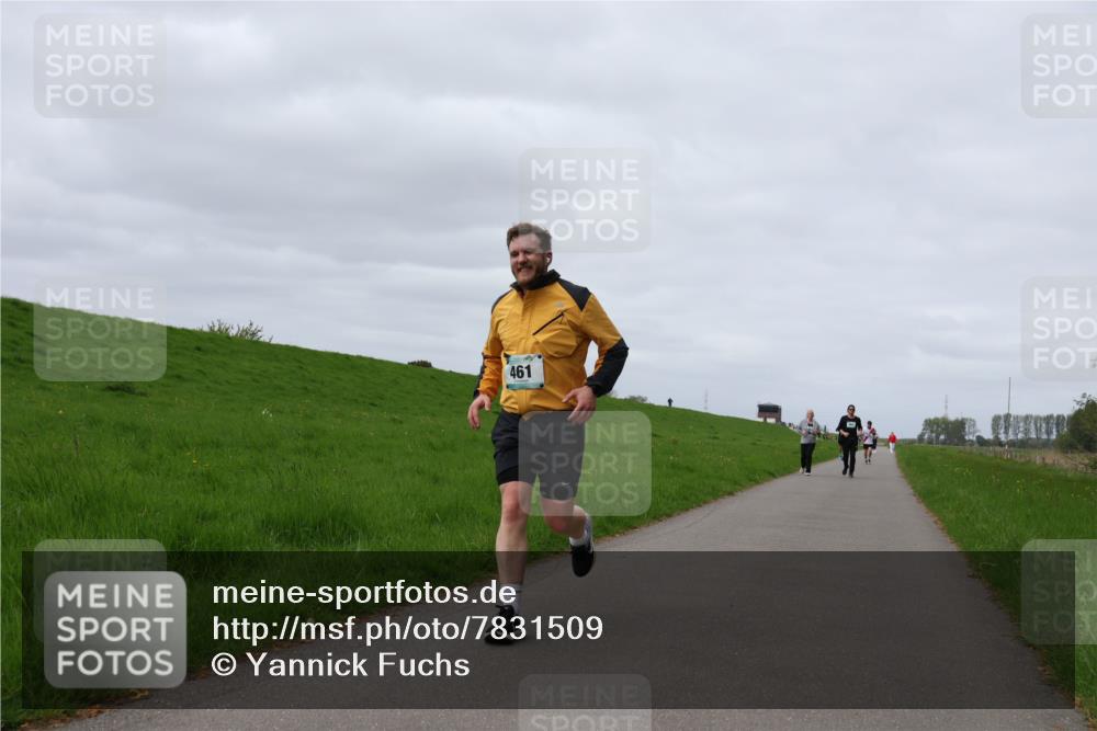 04.05.2025 - 8. Wedeler Halbmarathon Yannick Fuchs http://msf.ph/oto/7831509 04.05.2025 11:40:31 Laufen 461 meine-sportfotos.de