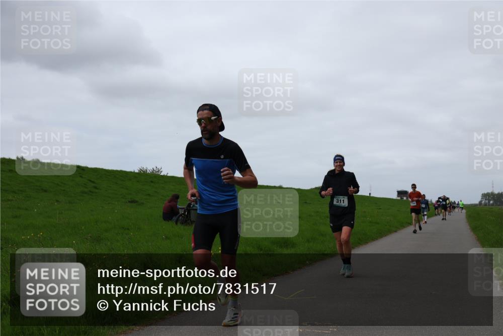 04.05.2025 - 8. Wedeler Halbmarathon Yannick Fuchs http://msf.ph/oto/7831517 04.05.2025 11:20:24 Laufen 311 meine-sportfotos.de