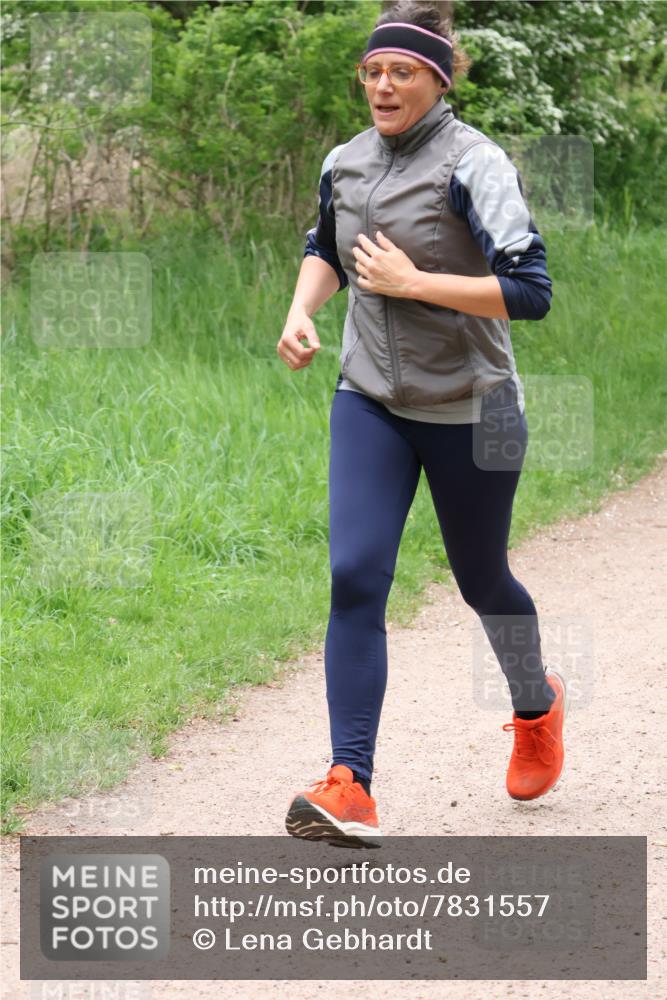 04.05.2025 - 8. Wedeler Halbmarathon Lena Gebhardt http://msf.ph/oto/7831557 04.05.2025 11:18:13 Laufen  meine-sportfotos.de