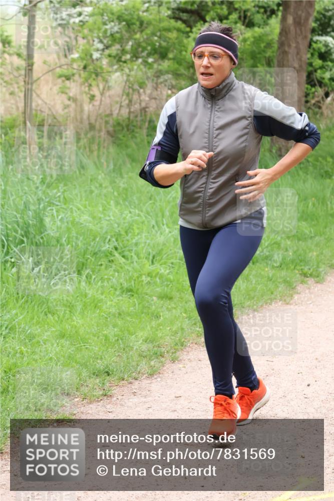 04.05.2025 - 8. Wedeler Halbmarathon Lena Gebhardt http://msf.ph/oto/7831569 04.05.2025 11:18:14 Laufen  meine-sportfotos.de