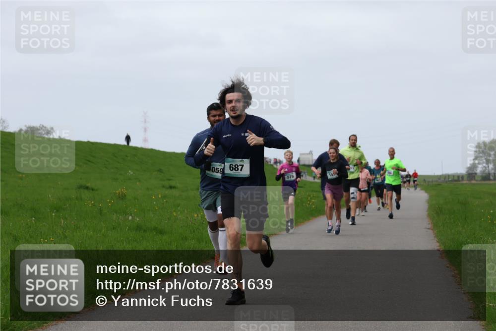 04.05.2025 - 8. Wedeler Halbmarathon Yannick Fuchs http://msf.ph/oto/7831639 04.05.2025 11:20:32 Laufen 059, 687, 579, 155 meine-sportfotos.de