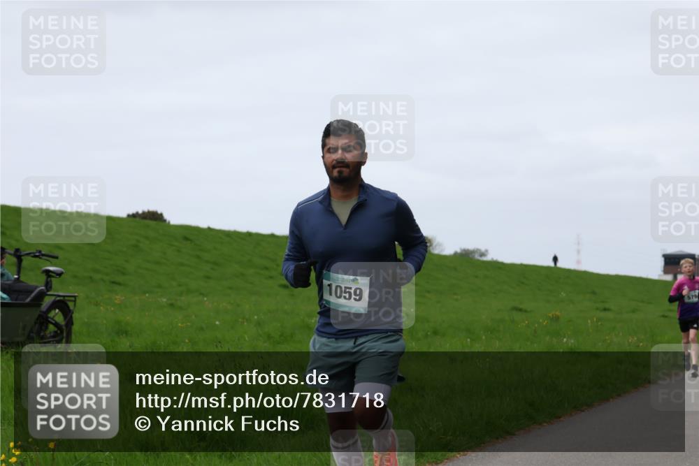 04.05.2025 - 8. Wedeler Halbmarathon Yannick Fuchs http://msf.ph/oto/7831718 04.05.2025 11:20:35 Laufen 1059, 579 meine-sportfotos.de
