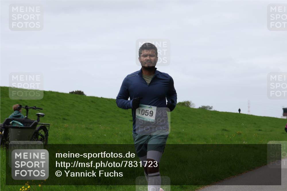 04.05.2025 - 8. Wedeler Halbmarathon Yannick Fuchs http://msf.ph/oto/7831723 04.05.2025 11:20:36 Laufen 1059 meine-sportfotos.de