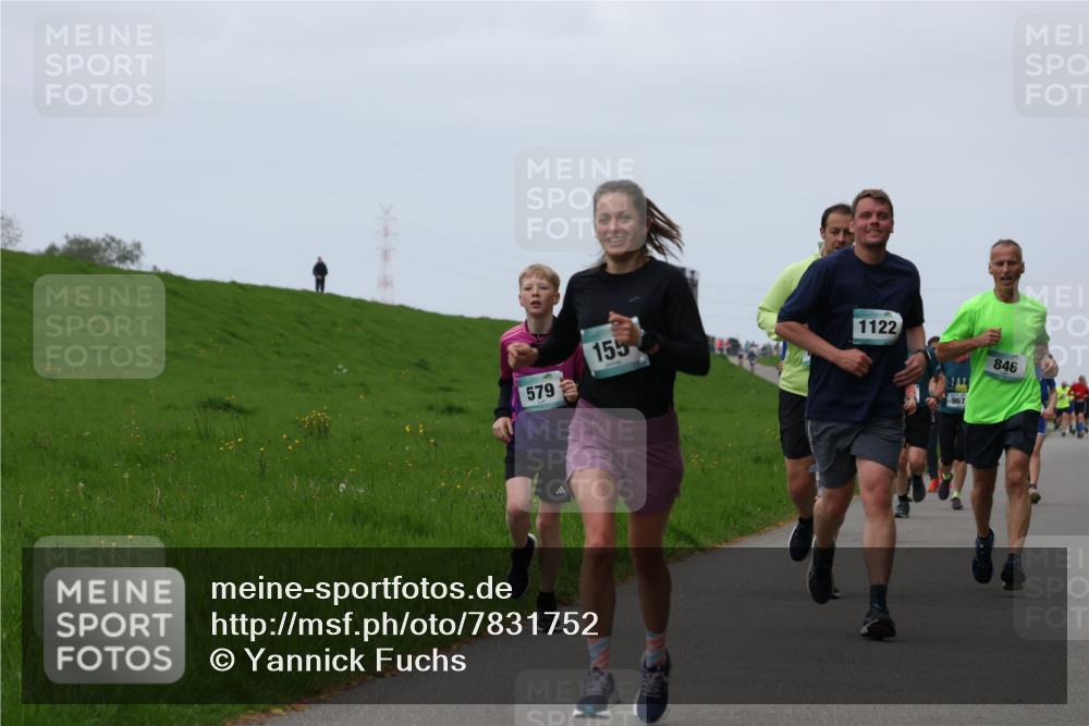 04.05.2025 - 8. Wedeler Halbmarathon Yannick Fuchs http://msf.ph/oto/7831752 04.05.2025 11:20:37 Laufen 579, 155, 1122, 212, 967, 846 meine-sportfotos.de