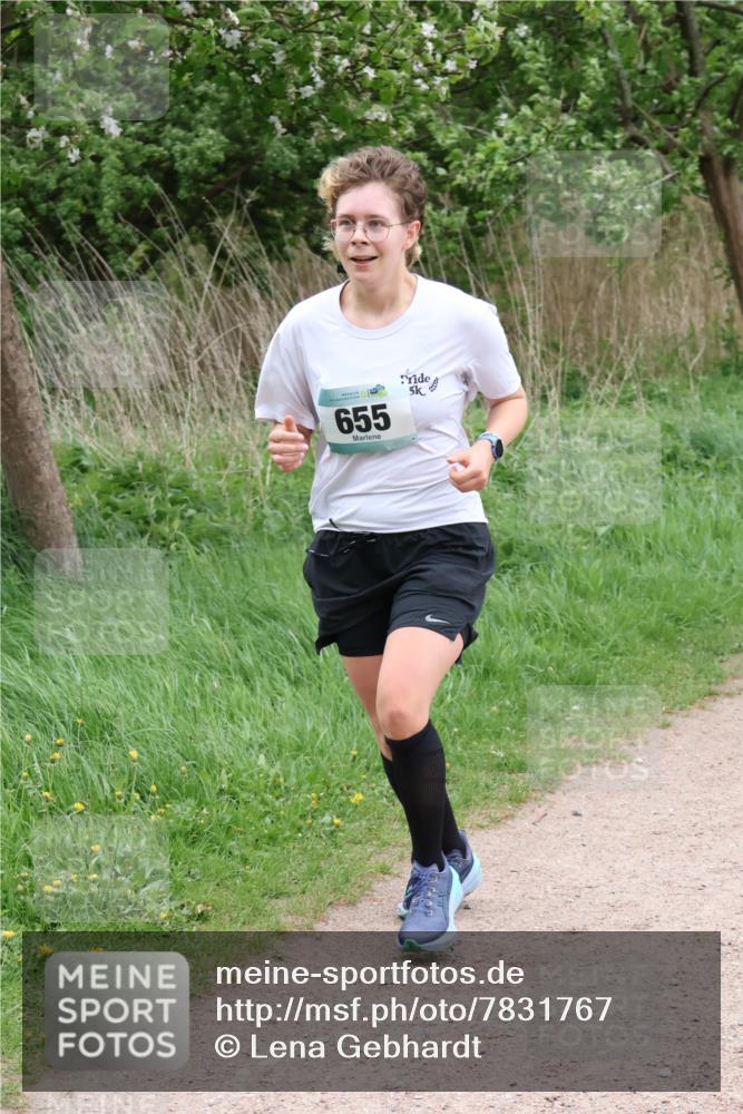 04.05.2025 - 8. Wedeler Halbmarathon Lena Gebhardt http://msf.ph/oto/7831767 04.05.2025 11:18:42 Laufen 655, 5 meine-sportfotos.de