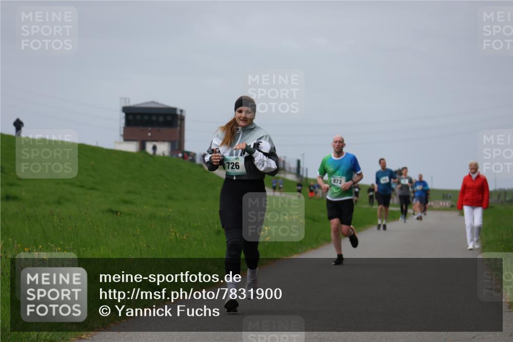 04.05.2025 - 8. Wedeler Halbmarathon Yannick Fuchs http://msf.ph/oto/7831900 04.05.2025 11:40:51 Laufen 726, 873 meine-sportfotos.de