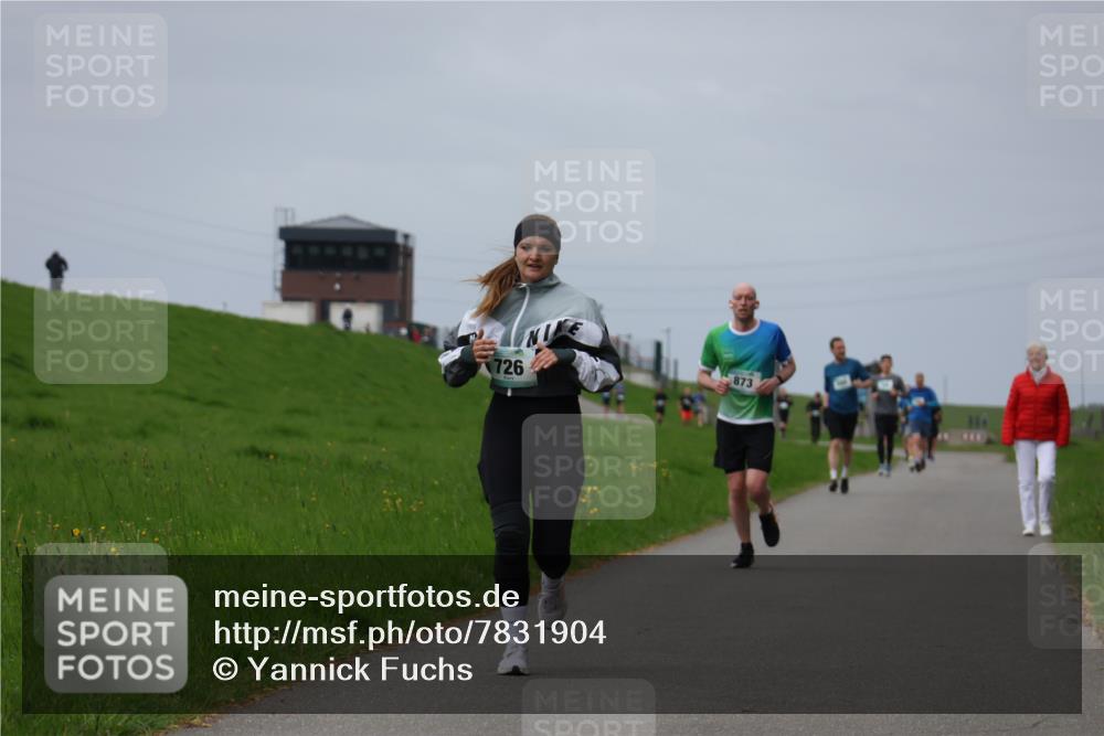 04.05.2025 - 8. Wedeler Halbmarathon Yannick Fuchs http://msf.ph/oto/7831904 04.05.2025 11:40:51 Laufen 726, 873 meine-sportfotos.de