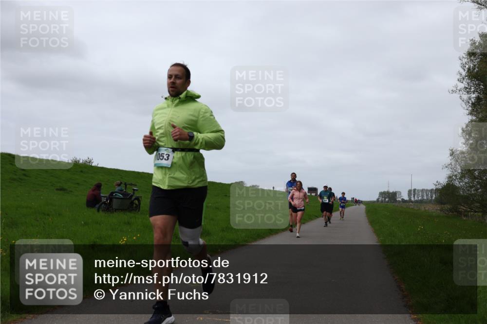 04.05.2025 - 8. Wedeler Halbmarathon Yannick Fuchs http://msf.ph/oto/7831912 04.05.2025 11:20:44 Laufen 053 meine-sportfotos.de
