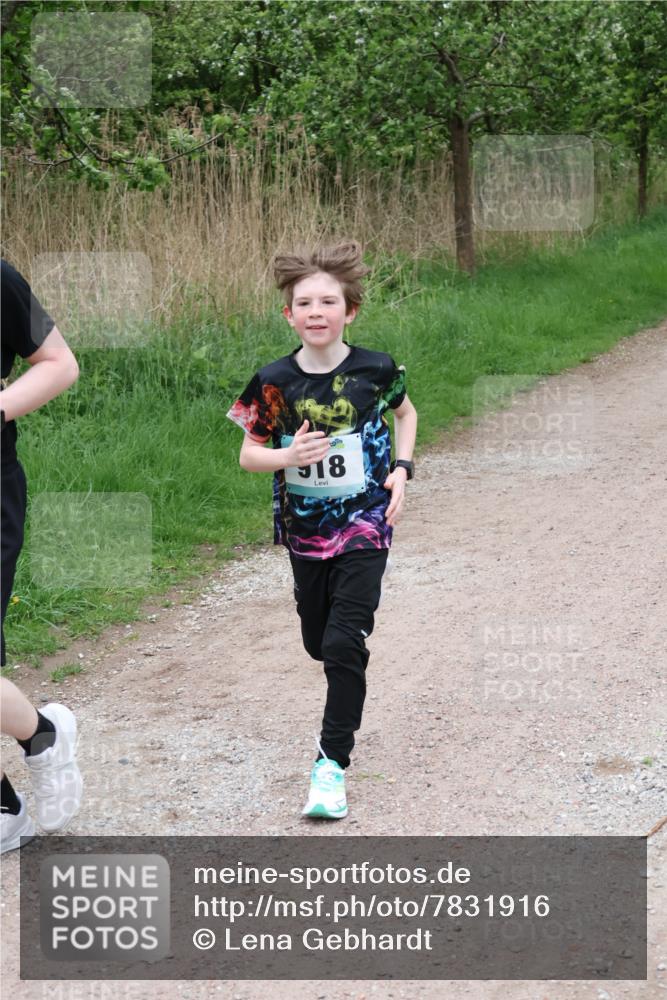 04.05.2025 - 8. Wedeler Halbmarathon Lena Gebhardt http://msf.ph/oto/7831916 04.05.2025 11:18:54 Laufen 18 meine-sportfotos.de